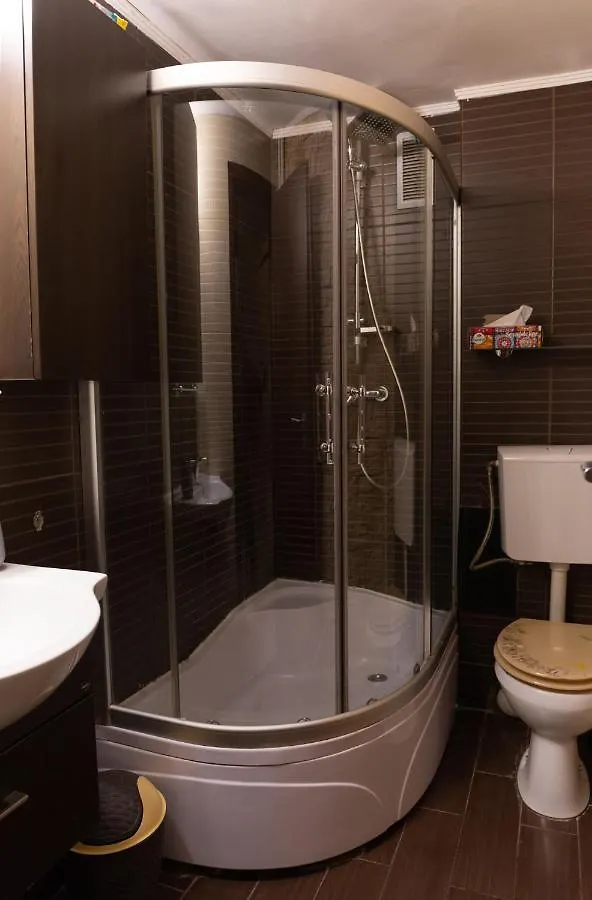 Apartment 3 Rooms, City Center, Balcony View, Sunset Boulevard Bucarest